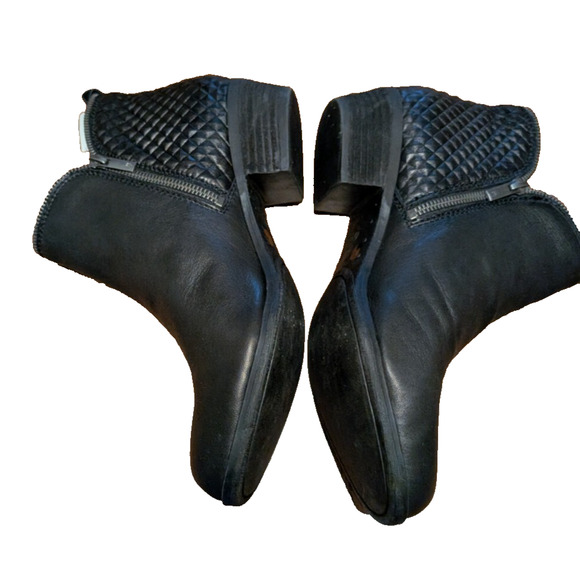 Lucky Brand Bartolino Black Leather Zippered Ankle Boots Size 12 NEW - Picture 2 of 9